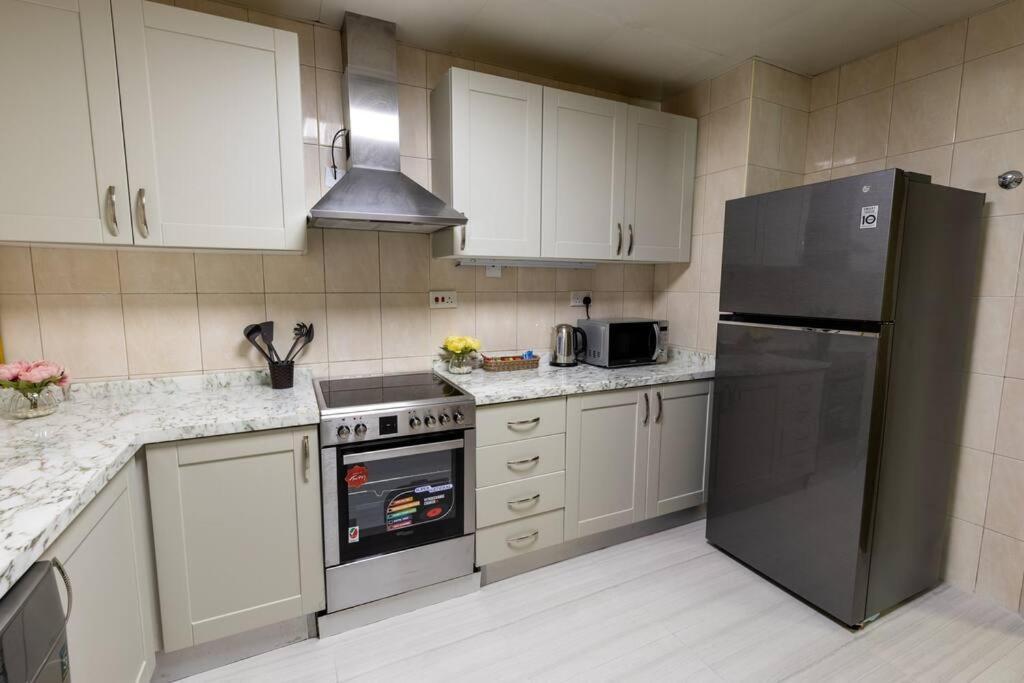 Supurb 2 Bed Sea Front *